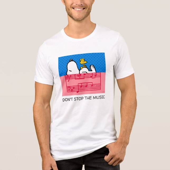 Camiseta Amendoins | Snoopy & Woodstock de Música e Bolinha (Frente)