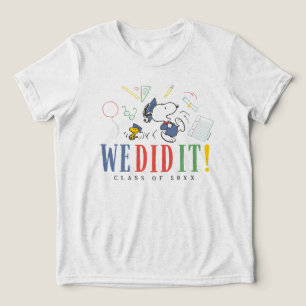 Camiseta Amendoins Snoopy Woodstock Nós Conseguimos Diploma