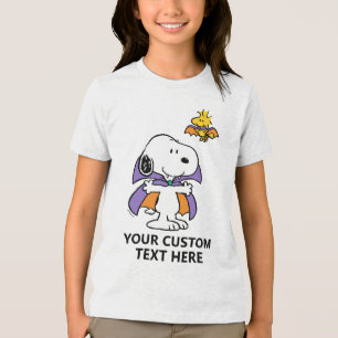 Camiseta Amendoins Snoopy Woodstock Vampiro Halloween