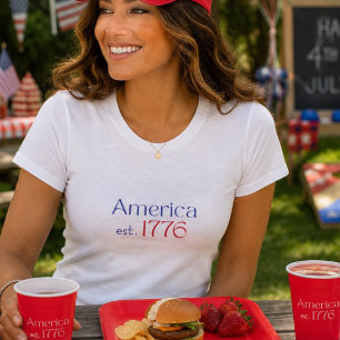Camiseta América é 1776 Tipografia 4 de Julho Branco