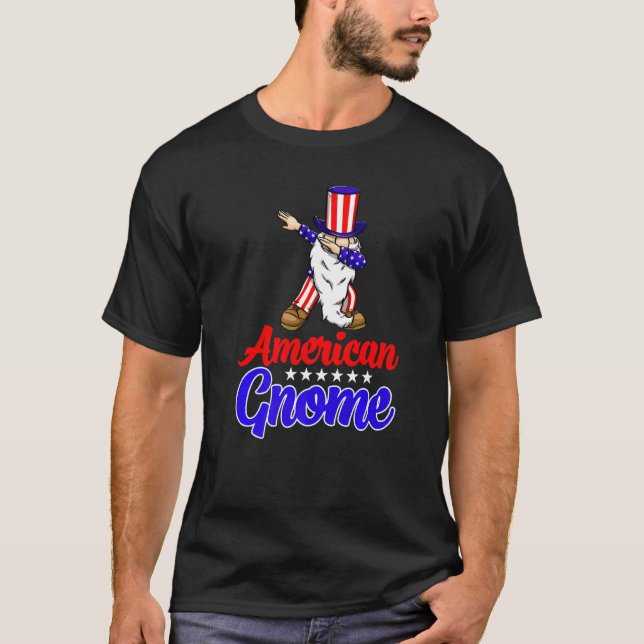 Camiseta American Gnome  Women Independence America Flag Lo (Frente)