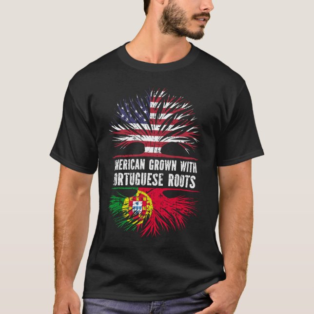 Camiseta American Grown with Portuguese Roots USA Flag (Frente)
