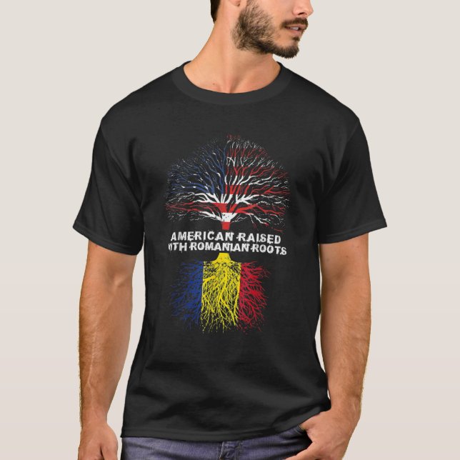 Camiseta American Raised With Romanian Roots (Frente)