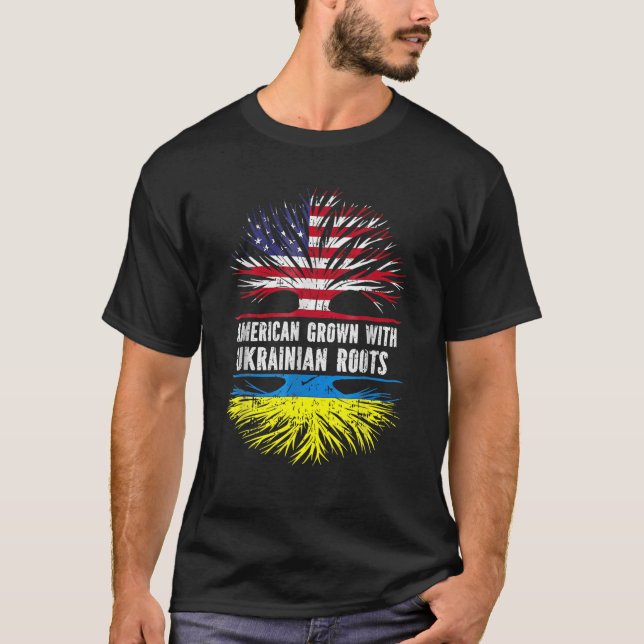 Camiseta Americano Cresceu com Raízes Ucranianas EUA Flag U (Frente)