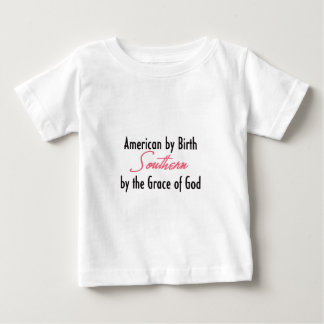 Camiseta Americano pelo nascimento, do sul pela graça de