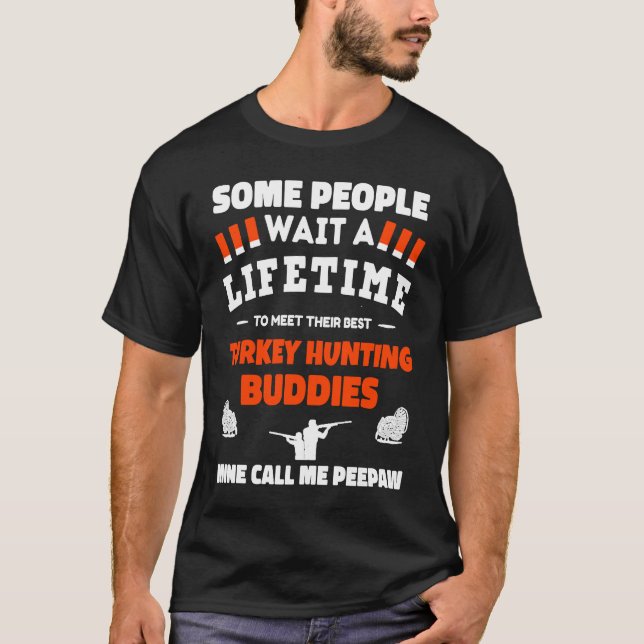 Camiseta Amigos Caçadores de Peru Me Chamam de PEEPAW Caça  (Frente)