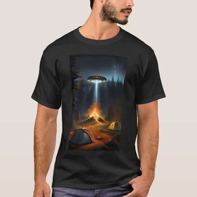 Camiseta Amigos de acampamento de fogo OVNI (Frente)