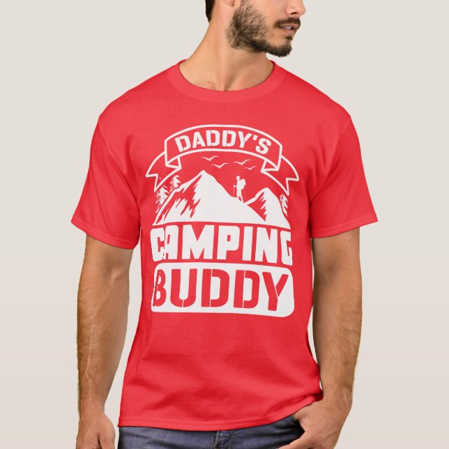 Camiseta Amigos do parceiro de acampamento do papai (Frente)
