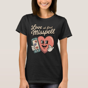 Camiseta Amor à Primeira Erro de Digitação   Romance Divert
