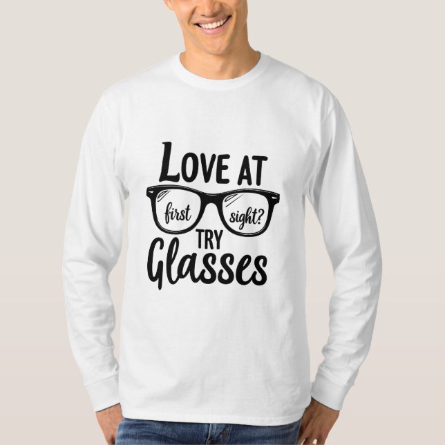Camiseta Amor à Primeira Vista? Tente óculos Nerd Engraçado (Frente)