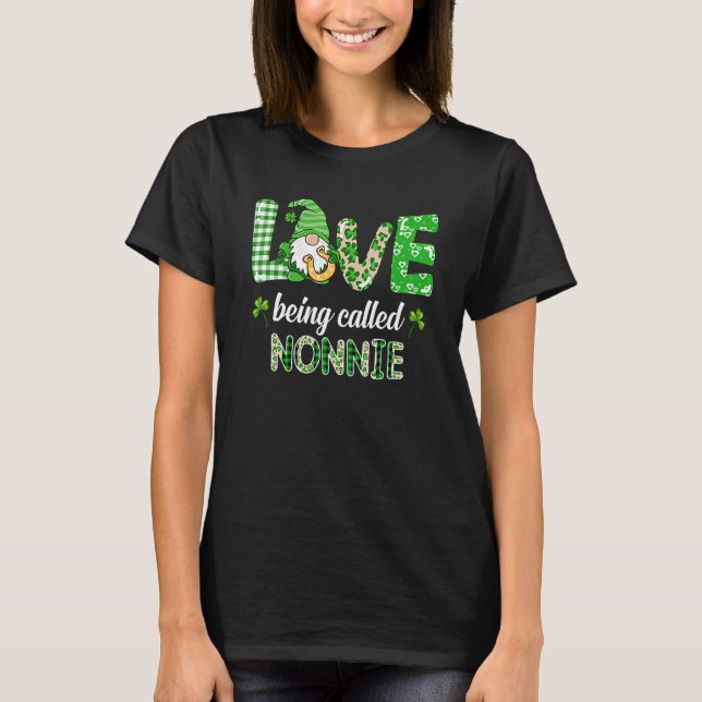 Camiseta Amor Chamado de Nonnie Gnomo Xadrez St Patricks D (Frente)
