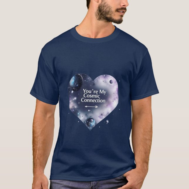 Camiseta Amor Cósmico - Design Romântico com tendência para (Frente)