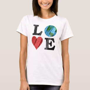 Camiseta AMOR da terra com coração e terra