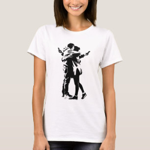 Camiseta Amor Desconectado: Arte Moderna de Romance ao Esti