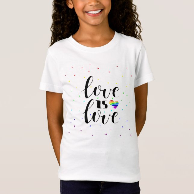 Camiseta Amor é Amor| Corações Arco-Íris (Frente)