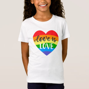Camiseta Amor é Coração Arco-Íris