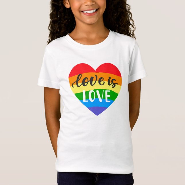 Camiseta Amor é Coração Arco-Íris (Frente)