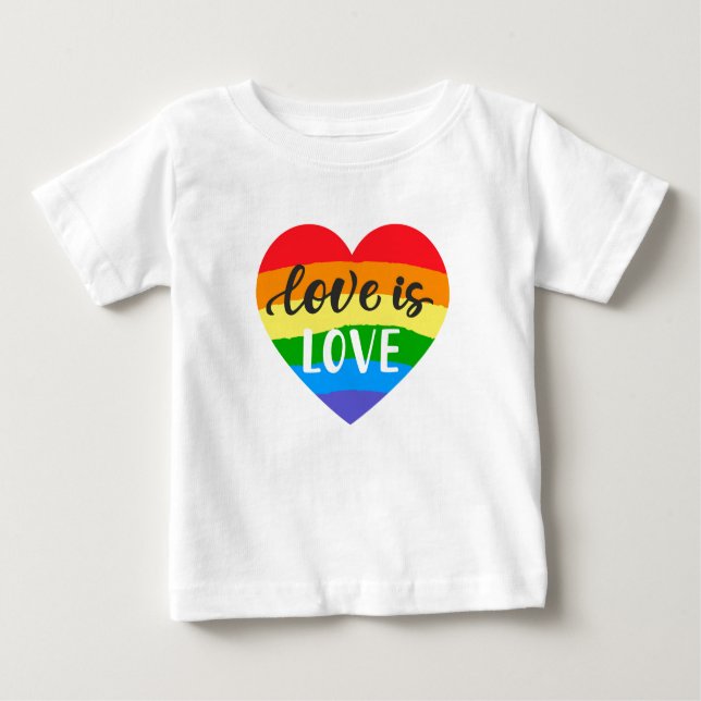 Camiseta Amor é Coração Arco-Íris (Frente)
