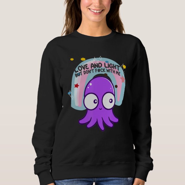 Camiseta Amor E Luz Mas Não Vá Se Meter Comigo Arco-Íris (Frente)
