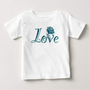 Camiseta Amor em Flor: Tipografia Elegante com uma Rosa