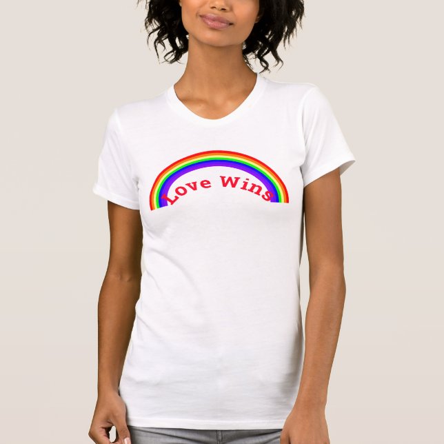 Camiseta Amor ganha arco-íris (Frente)