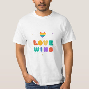 Camiseta Amor ganha com arco-íris