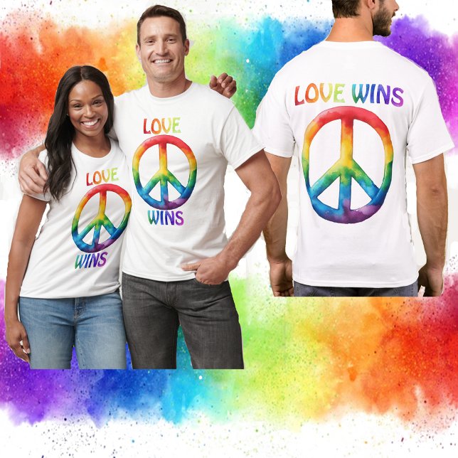 Camiseta Amor ganha sinal de paz no arco-íris (Part of our Pride collection! Love Wins t-shirts with rainbow peace signs on teh front and back!)