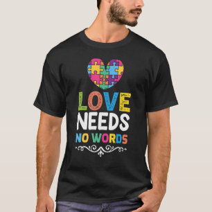 Camiseta Amor Não Precisa De Palavra