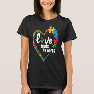 Camiseta Amor Não Precisa de Palavras Conscientização do Au