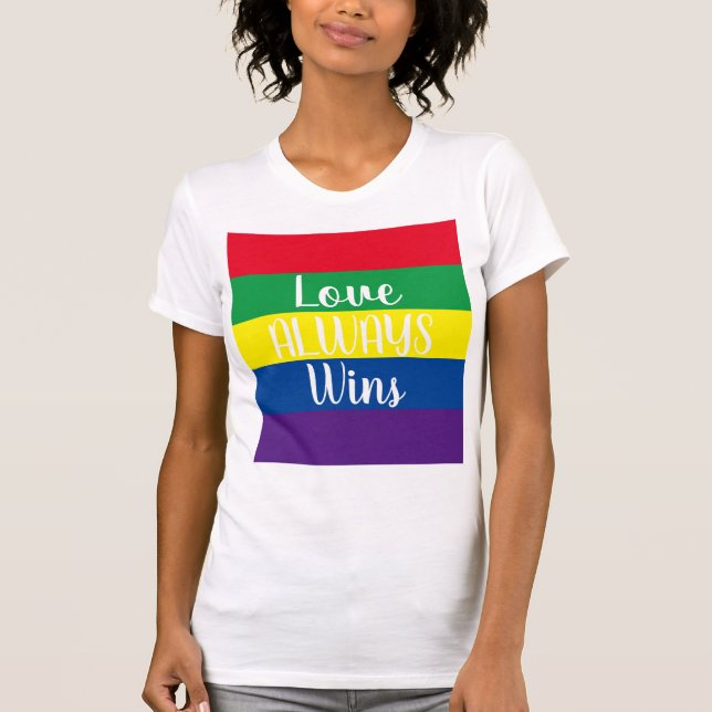 Camiseta Amor Sempre ganha arco-íris (Frente)