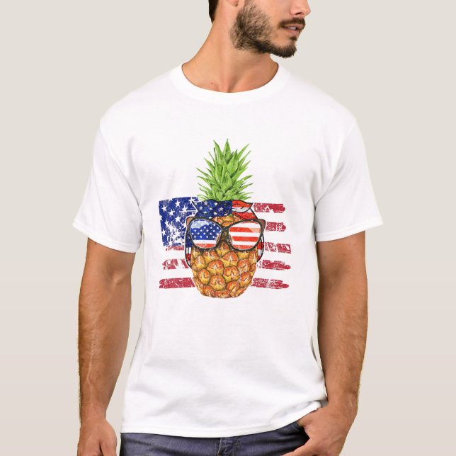 Camiseta Ananás Engraçado Vestindo Óculos Solares Bandeira  (Frente)