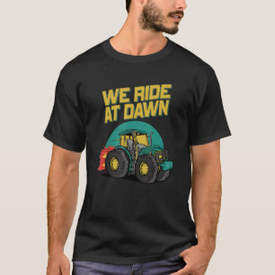 Camiseta Andamos No Pai Da Amanhecer, Fazemos Rir Do Dia