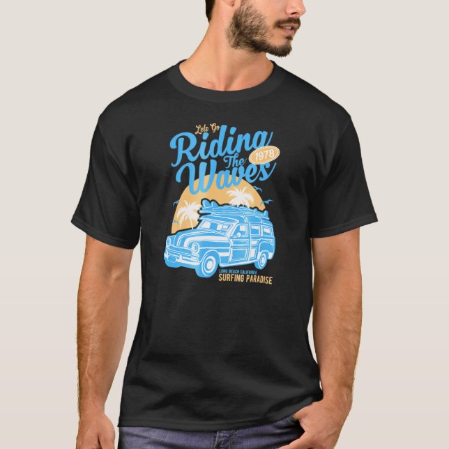 Camiseta Andando No Surf Hippie Van California (Frente)