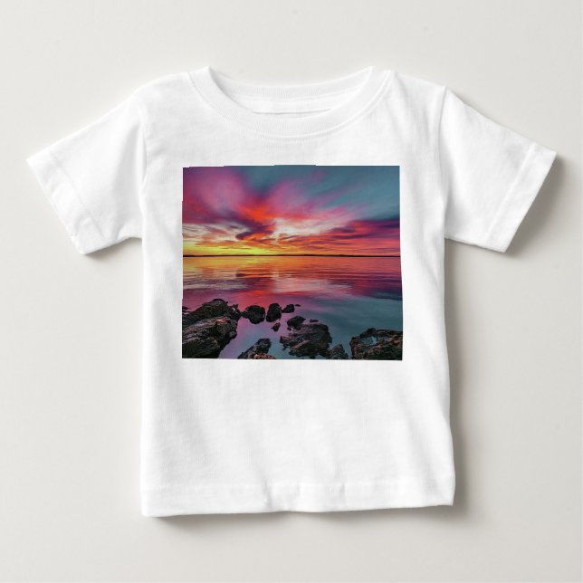 Camiseta "Ande pelas ondas: Ocean Vibes Tee" (Frente)
