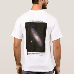 Camiseta Andromeda Galaxy de Lee Coombs na frente e atrás d