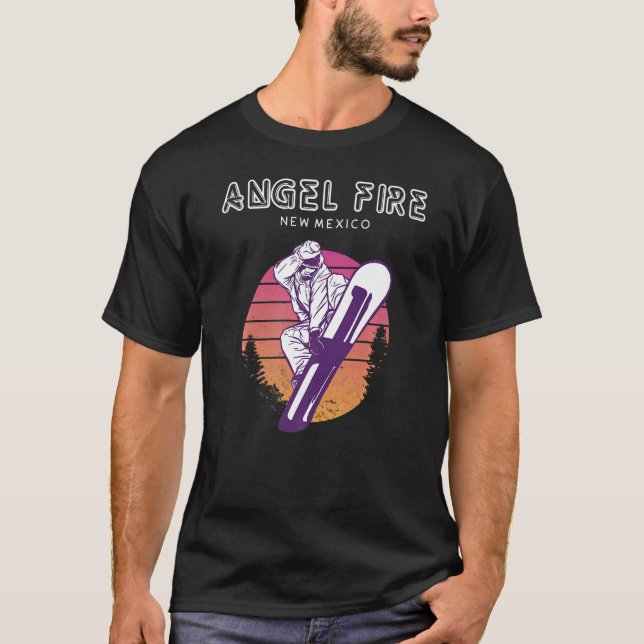 Camiseta Angel Fire New Mexico Retro Snowboarder (Frente)