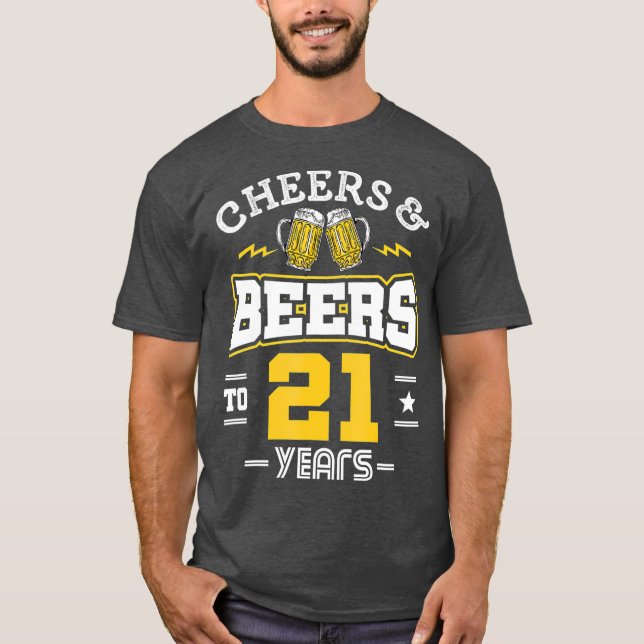 Camiseta aniversário de 21 anos e cervejas até 21 anos de g (Frente)