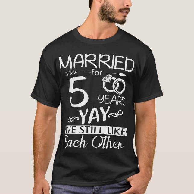 Camiseta Aniversário de Casamento 5. Casado Por 5 Anos (Frente)