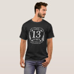 Camiseta Aniversário de casamento tradicional do local 13 a<br><div class="desc">Uma design para celebrar 13 anos de casamento. Este design tem um design de riscar branco (cor tradicional) em um fundo preto. Lace é o presente tradicional para esta ocasião. O texto refere-se a Ivory, 13 anos de aniversário. Uma design romântica para comemorar seu 13 ano de casamento. Se você...</div>
