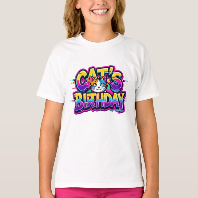 Camiseta Aniversário do Gato Efeito Glitch Arco-Íris (Frente)