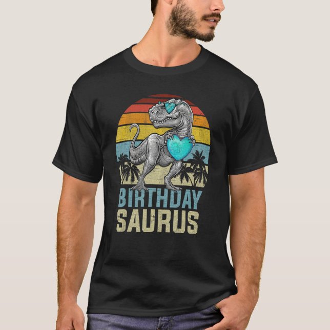 Camiseta Aniversário Surus Rex Dino Birthdayssaurus Matando (Frente)