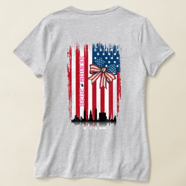 Camiseta Ano de Formatura com Arco da Bandeira Ame (Postura das costas)