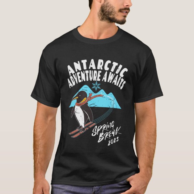 Camiseta Antarctica Spring Break 2023   Penguin Snow Ski (Frente)