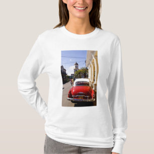 Camiseta Antigo carro americano clássico em Guanabacoa uma