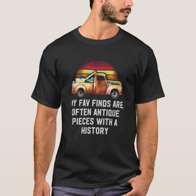 Camiseta Antique Pieces with a History  Thrifting  Humor (Frente)