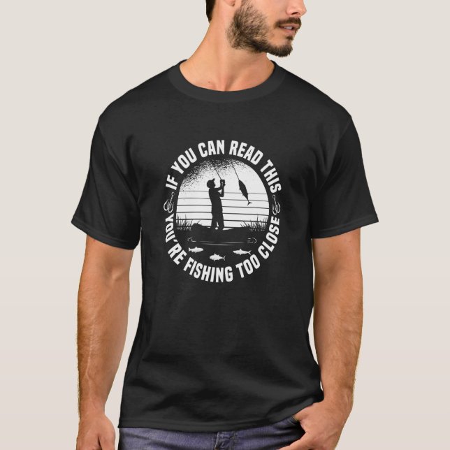 Camiseta Anzol Pescando Peixe Muito Perto das Varas (Frente)
