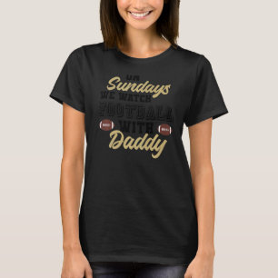 Camiseta Aos Domingos Assistimos Ao Futebol Com Um Pé Engra