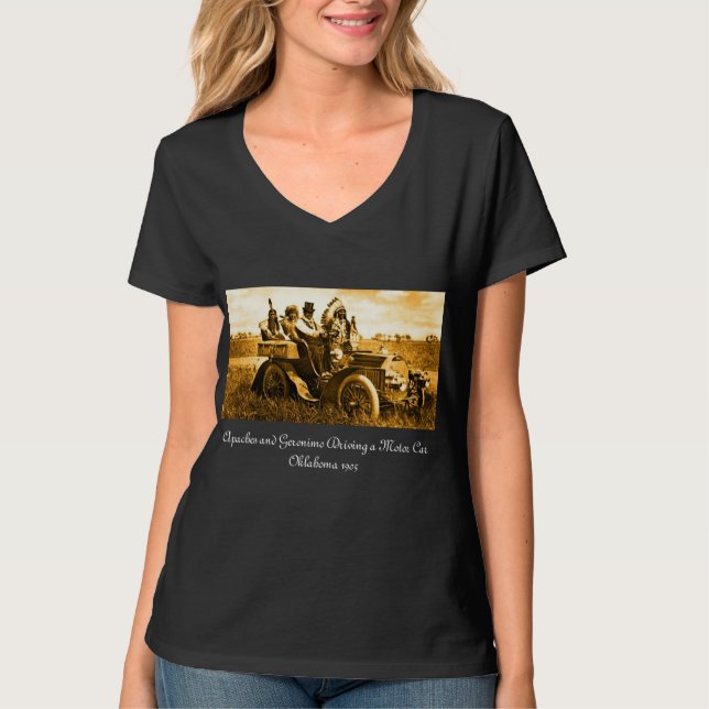 CAMISETA APACHES E GERONIMO DIRIGINDO UM CARRO MOTORIZADO (Frente)
