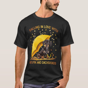 Camiseta Apaixonados Pelo Outono E Pelo Dachshances Doxie W