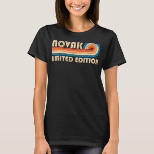 Camiseta Apelido NOVAK Retro Vintage 80s 90s Aniversário Re